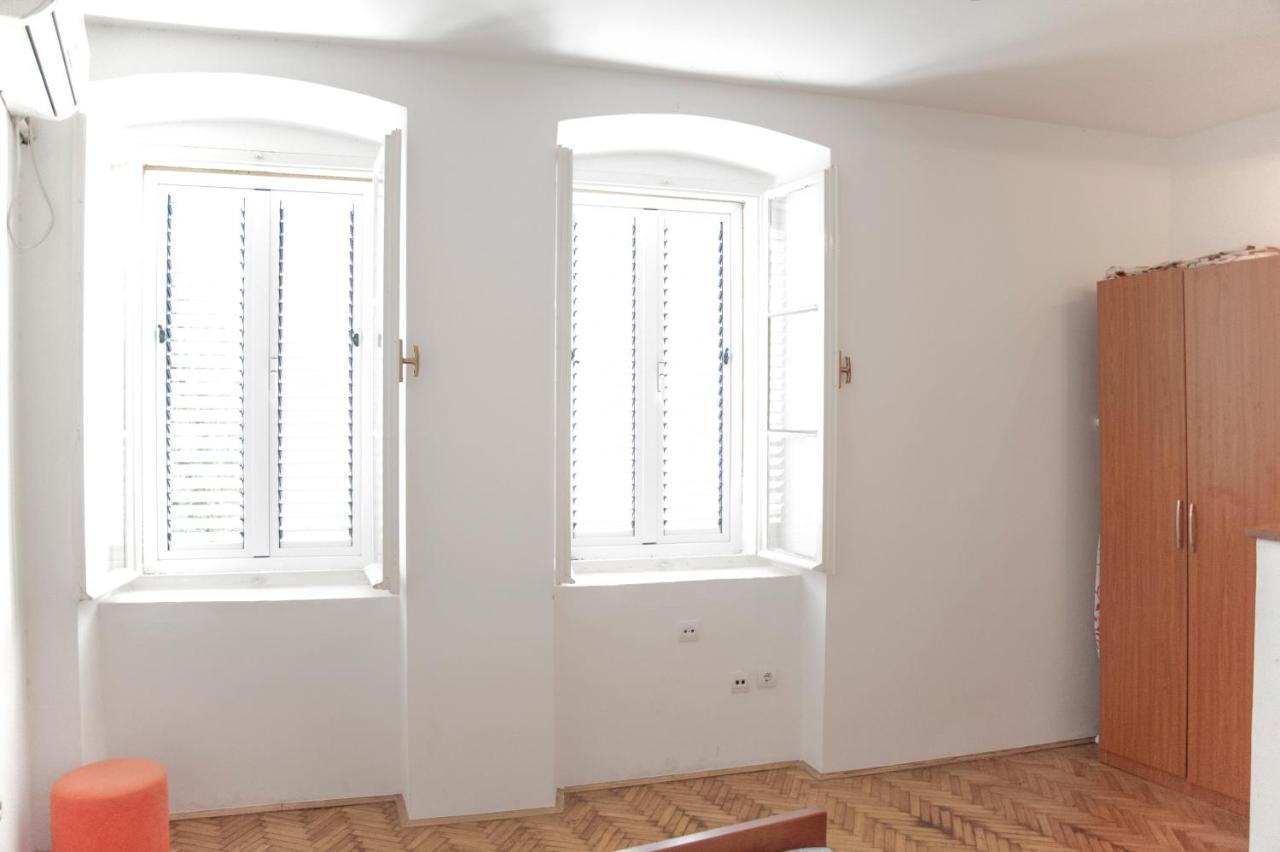 Apartment Old Town Херцег Нови Екстериор снимка